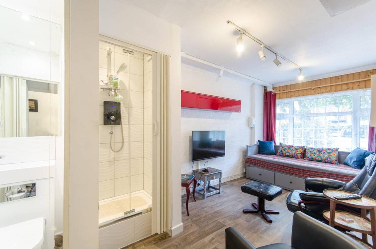Leeward Gardens With Ensuite Лондон Екстер'єр фото